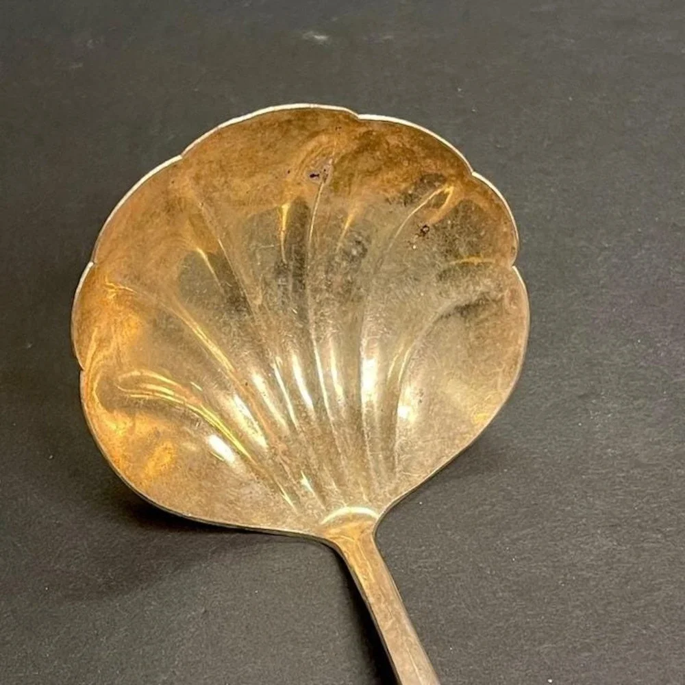 Wm Rogers Mfg Co Silverplate Shell Gravy Ladle‎ Original Rogers Scalloped GSP1